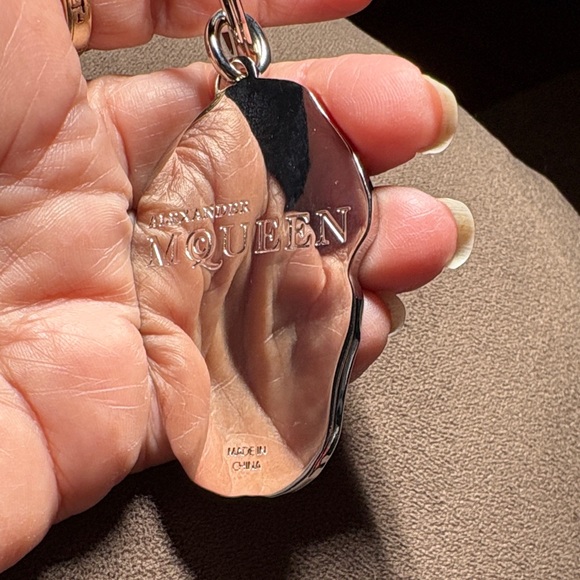 Alexander McQueen Purple and Dark Mauve Skull Key Holder - Picture 3 of 4